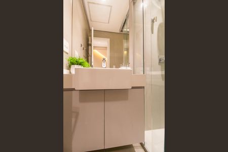 Casa de condomínio à venda com 440m², 3 quartos e 4 vagas Casa de condomínio à venda com 440m², 3 quartos e 4 vagasBanheiro da Suíte