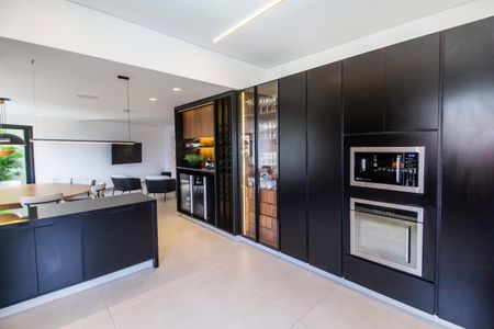 Casa de condomínio à venda com 440m², 3 quartos e 4 vagas Casa de condomínio à venda com 440m², 3 quartos e 4 vagasCozinha