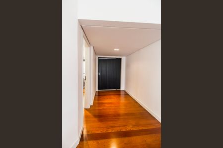 Casa de condomínio à venda com 440m², 3 quartos e 4 vagas Casa de condomínio à venda com 440m², 3 quartos e 4 vagasHall de entrada