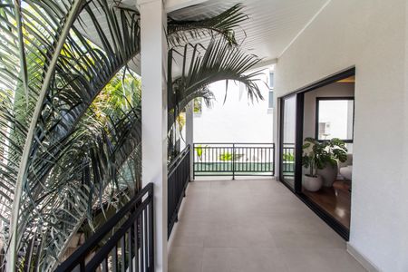 Varanda de casa de condomínio à venda com 3 quartos, 440m² em Alphaville, Santana de Parnaíba