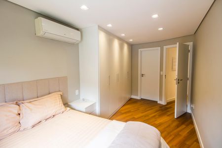 Casa de condomínio à venda com 440m², 3 quartos e 4 vagas Casa de condomínio à venda com 440m², 3 quartos e 4 vagasSuíte 2