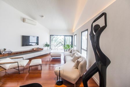 Sala  de casa de condomínio à venda com 3 quartos, 440m² em Alphaville, Santana de Parnaíba