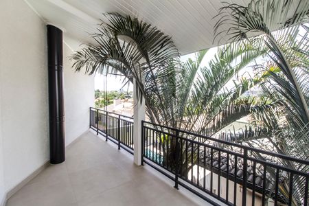 Casa de condomínio à venda com 440m², 3 quartos e 4 vagas Casa de condomínio à venda com 440m², 3 quartos e 4 vagasVaranda