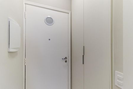 Entrada de kitnet/studio para alugar com 1 quarto, 26m² em Santa Cecilia, São Paulo