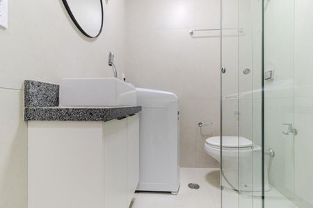 Banheiro de kitnet/studio para alugar com 1 quarto, 26m² em Santa Cecilia, São Paulo