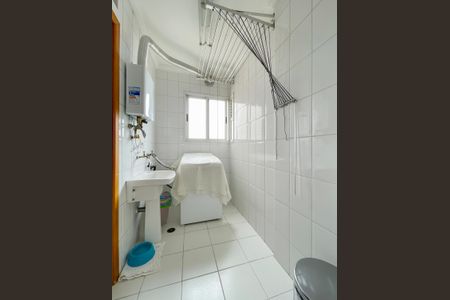 Apartamento à venda com 167m², 3 quartos e 3 vagas Apartamento à venda com 167m², 3 quartos e 3 vagasCozinha e Área de Serviço