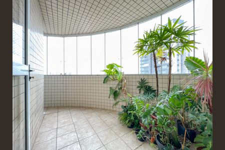 Apartamento à venda com 167m², 3 quartos e 3 vagas Apartamento à venda com 167m², 3 quartos e 3 vagasSacada