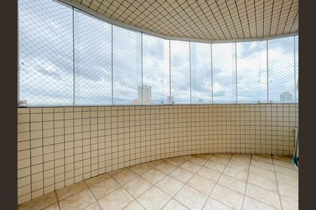 Apartamento à venda com 167m², 3 quartos e 3 vagas Apartamento à venda com 167m², 3 quartos e 3 vagasSacada da Suíte 1