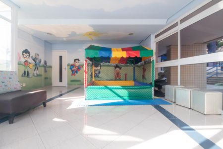 Apartamento à venda com 167m², 3 quartos e 3 vagas Apartamento à venda com 167m², 3 quartos e 3 vagasBrinquedoteca