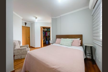 Apartamento à venda com 167m², 3 quartos e 3 vagas Apartamento à venda com 167m², 3 quartos e 3 vagasSuíte 1