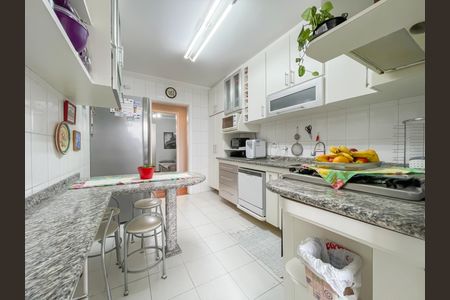 Apartamento à venda com 167m², 3 quartos e 3 vagas Apartamento à venda com 167m², 3 quartos e 3 vagasCozinha e Área de Serviço