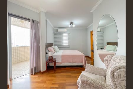 Apartamento à venda com 167m², 3 quartos e 3 vagas Apartamento à venda com 167m², 3 quartos e 3 vagasSuíte 1