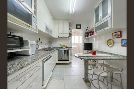 Apartamento à venda com 167m², 3 quartos e 3 vagas Apartamento à venda com 167m², 3 quartos e 3 vagasCozinha e Área de Serviço