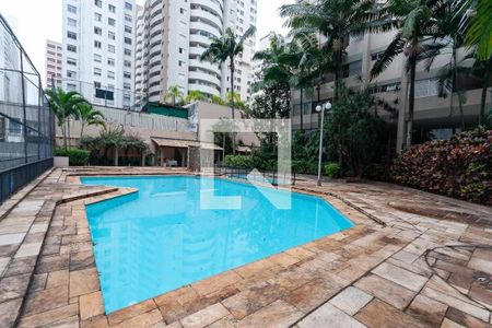 Apartamento à venda com 207m², 2 quartos e 2 vagas Apartamento à venda com 207m², 2 quartos e 2 vagasPiscina