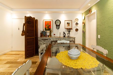 Apartamento à venda com 207m², 2 quartos e 2 vagas Apartamento à venda com 207m², 2 quartos e 2 vagasSala