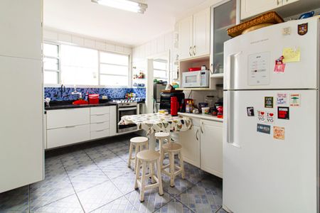 Apartamento à venda com 207m², 2 quartos e 2 vagas Apartamento à venda com 207m², 2 quartos e 2 vagasCozinha