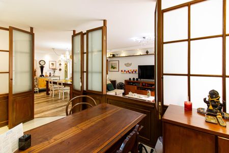 Apartamento à venda com 207m², 2 quartos e 2 vagas Apartamento à venda com 207m², 2 quartos e 2 vagasEscritório