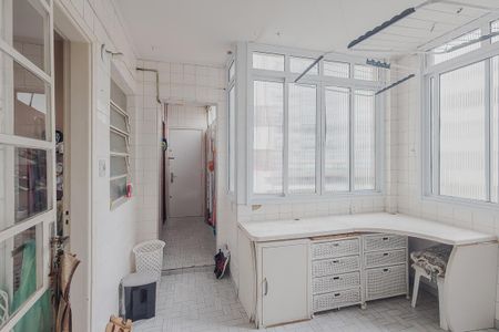 Apartamento à venda com 135m², 3 quartos e 1 vagaÁrea de Serviço