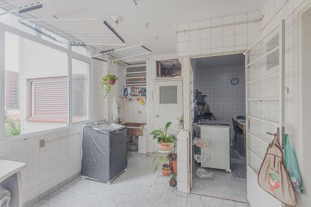 Apartamento à venda com 135m², 3 quartos e 1 vagaÁrea de Serviço