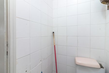 Apartamento à venda com 112m², 3 quartos e 2 vagas Apartamento à venda com 112m², 3 quartos e 2 vagasBanheiro de Serviço