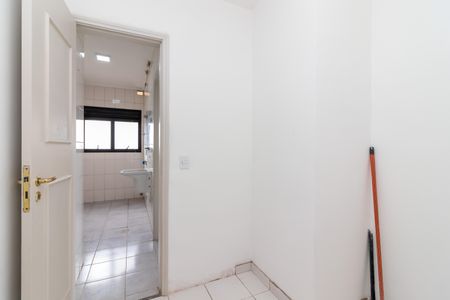Apartamento à venda com 112m², 3 quartos e 2 vagas Apartamento à venda com 112m², 3 quartos e 2 vagasQuarto de Serviço