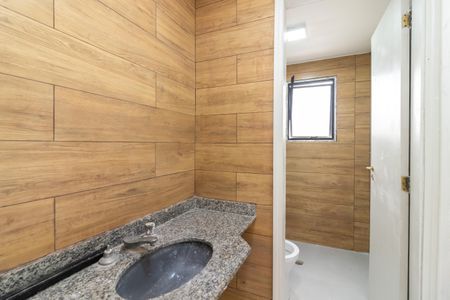 Apartamento à venda com 112m², 3 quartos e 2 vagas Apartamento à venda com 112m², 3 quartos e 2 vagasBanheiro das Suítes 2 e 3