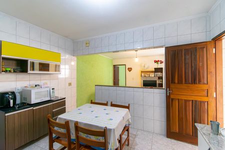 Casa para alugar com 150m², 2 quartos e 2 vagasCozinha