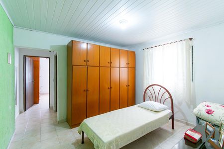 Casa para alugar com 150m², 2 quartos e 2 vagasQuarto 1