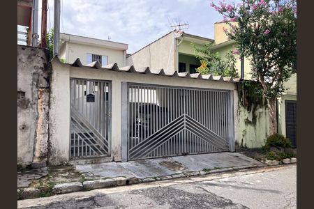 Casa para alugar com 150m², 2 quartos e 2 vagasFachada