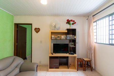 Sala de casa para alugar com 2 quartos, 150m² em Vila Ema, São Paulo