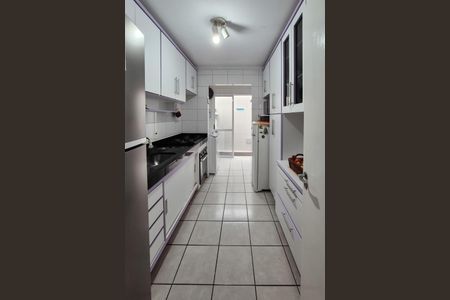 Casa de condomínio à venda com 200m², 3 quartos e 2 vagas Casa de condomínio à venda com 200m², 3 quartos e 2 vagasCozinha - Armários