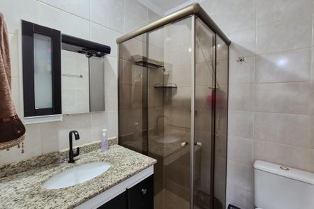 Casa de condomínio à venda com 200m², 3 quartos e 2 vagas Casa de condomínio à venda com 200m², 3 quartos e 2 vagasBanheiro Social
