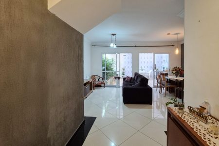 Casa de condomínio à venda com 200m², 3 quartos e 2 vagas Casa de condomínio à venda com 200m², 3 quartos e 2 vagassala