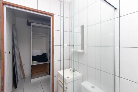 Banheiro de casa para alugar com 1 quarto, 40m² em Vila Guilherme, São Paulo