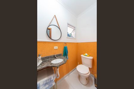 Casa de condomínio à venda com 104m², 2 quartos e 2 vagasLavabo