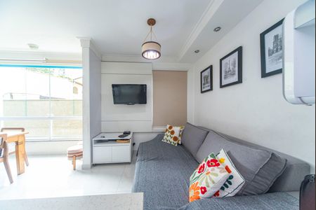 Casa de condomínio à venda com 104m², 2 quartos e 2 vagasSala