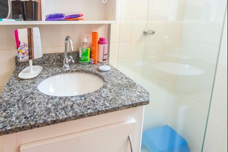 Casa de condomínio à venda com 104m², 2 quartos e 2 vagasBanheiro do Quarto 1