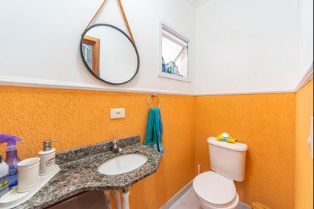 Casa de condomínio à venda com 104m², 2 quartos e 2 vagasLavabo