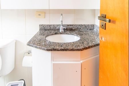 Casa de condomínio à venda com 104m², 2 quartos e 2 vagasBanheiro do Quarto 2