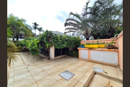 Casa de condomínio para alugar com 1000m², 5 quartos e 4 vagas