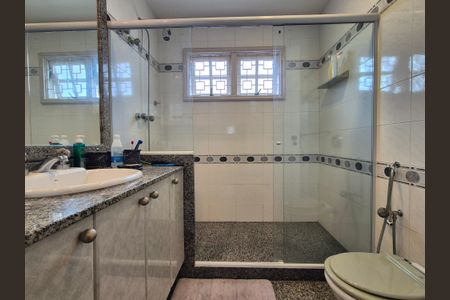 Casa de condomínio para alugar com 1000m², 5 quartos e 4 vagas