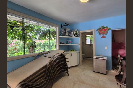 Casa de condomínio para alugar com 1000m², 5 quartos e 4 vagas