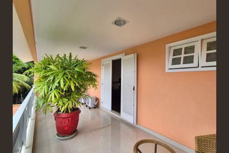 Casa de condomínio para alugar com 1000m², 5 quartos e 4 vagas