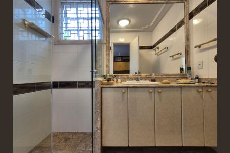 Casa de condomínio para alugar com 1000m², 5 quartos e 4 vagas