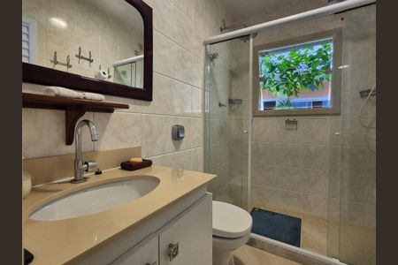 Casa de condomínio para alugar com 1000m², 5 quartos e 4 vagas