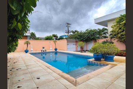 Casa de condomínio para alugar com 1000m², 5 quartos e 4 vagas