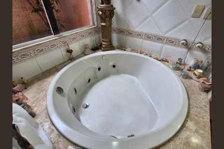 Casa de condomínio para alugar com 1000m², 5 quartos e 4 vagas