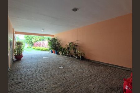 Casa de condomínio para alugar com 1000m², 5 quartos e 4 vagas