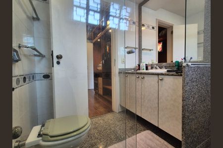 Casa de condomínio para alugar com 1000m², 5 quartos e 4 vagas