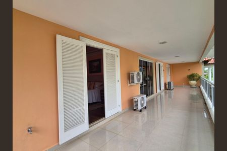 Casa de condomínio para alugar com 1000m², 5 quartos e 4 vagas